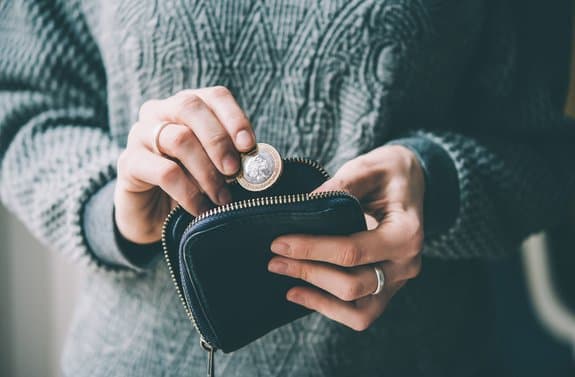 War on Covid causes cash demand to plummet in the UK