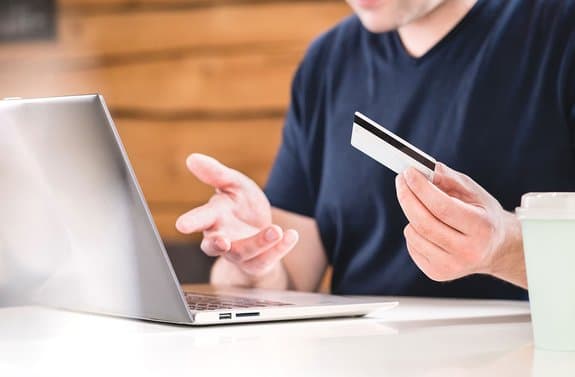 The problem with a cashless society, according to central banks