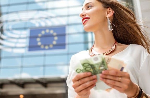 European Commission ends initiatives on EU cash restrictions