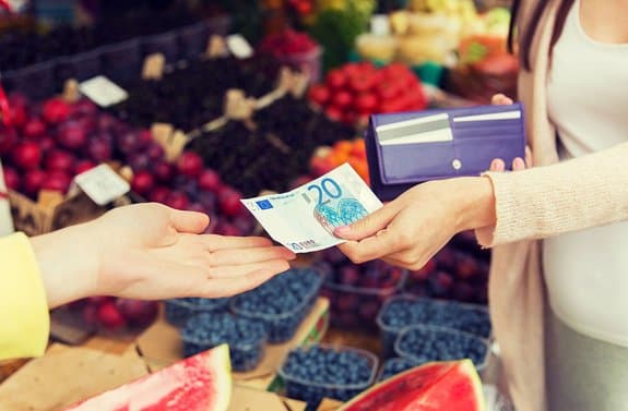 'Payments are a-changin’ but cash still rules,' concludes BIS Quarterly Review