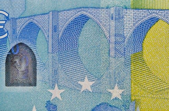 Bruggen van Europa (Bridges of Europe) and the artist behind cash-inspired architecture