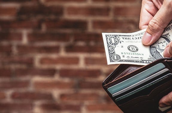 New Jersey bans cashless businesses