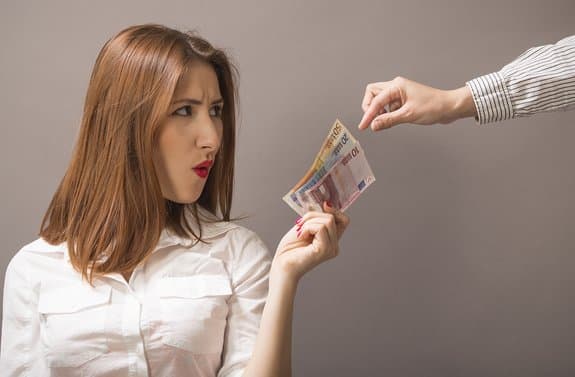 How the cashless lobby exploits COVID-19 fears