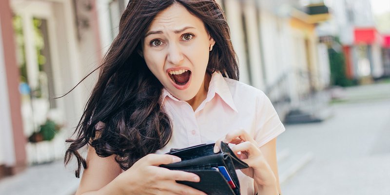 Empty-wallet-lady-HEADER-shutterstock-446370.max-800x600