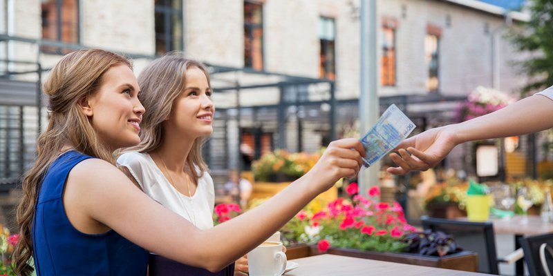 Euros-young-women-cash-HEADER-shutterstock_1.max-800x600