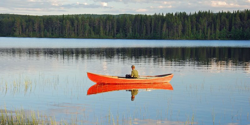 Finland-canoe-HEADER-shutterstock-592093148.original (1)