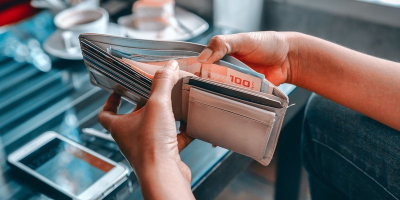 Open-wallet-100-HEADER-shutterstock-44318896.max-800x600