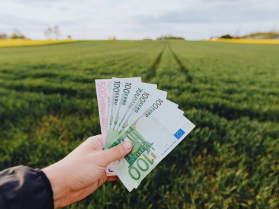 Nearly Two Thirds of Euro Area Consumers Still Want Cash as a Payment Option.