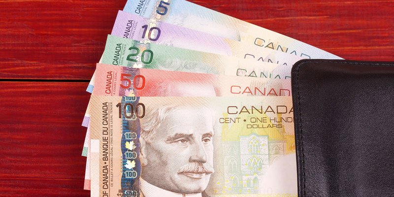 canada-red-wallet-HEADER-shutterstock-112164180.original