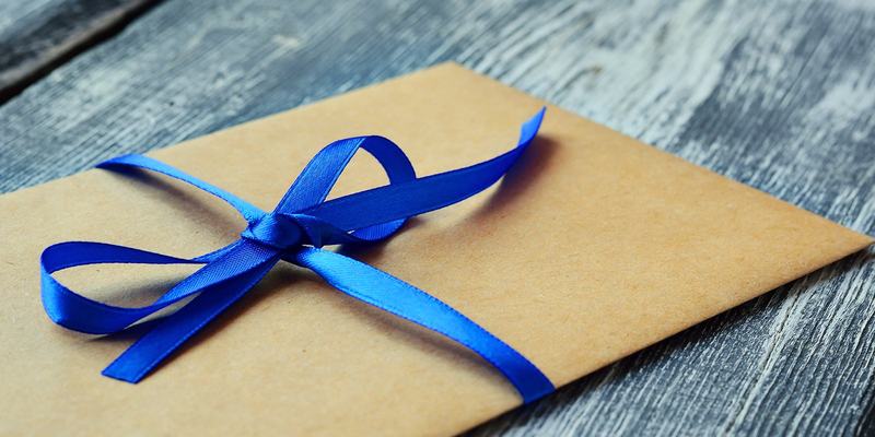 christmas-envelope-HEADER-shutterstock-42193091.original