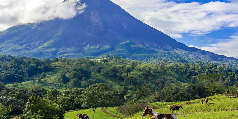 costa-rica-volcano-WIDE-shutterstock-317527769.original