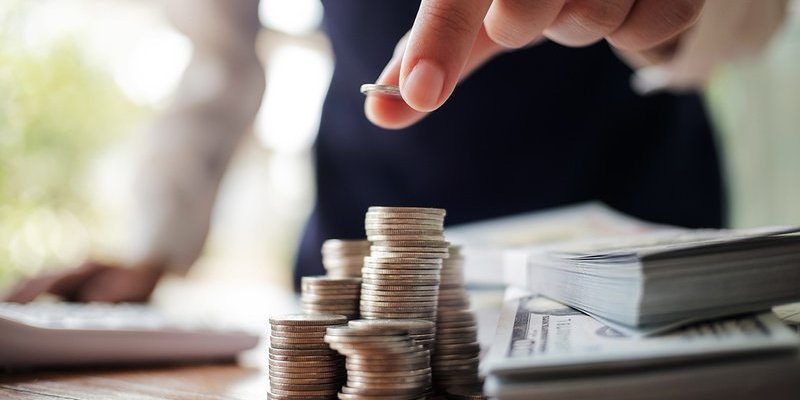 dollar-stack-1140x750.max-800x600