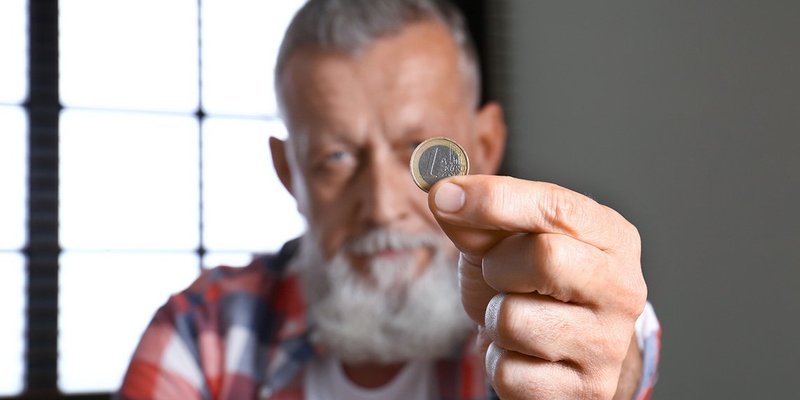 elderly-euro-1140x750.original