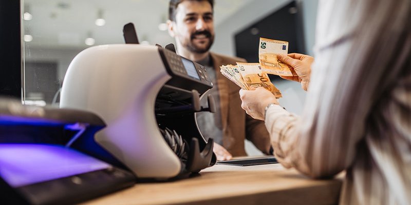 euro-counting-1140x750.max-800x600