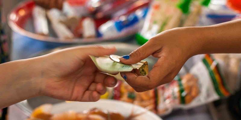 hands-shop-cash-HEADER-shutterstock_1664096872.original (1)