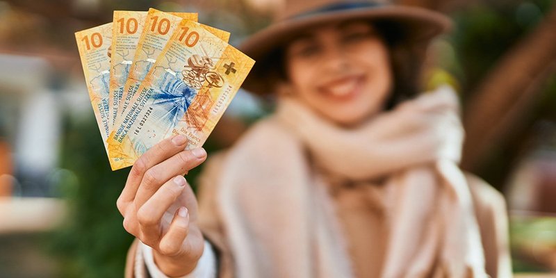 swiss-banknotes-1140x750.jpg