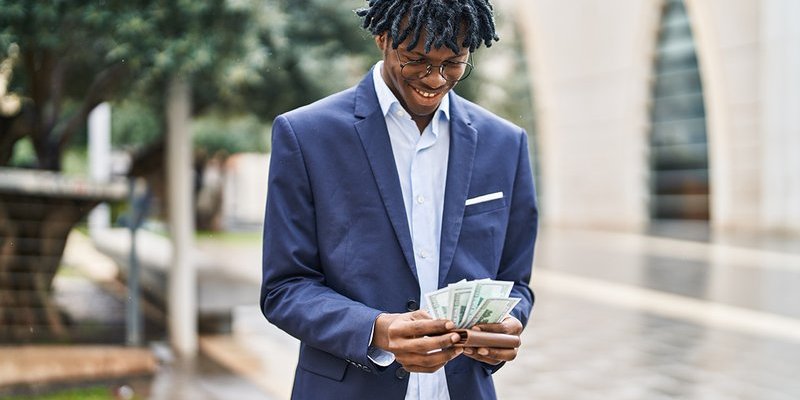 us-cashing-1140x750.max-800x600