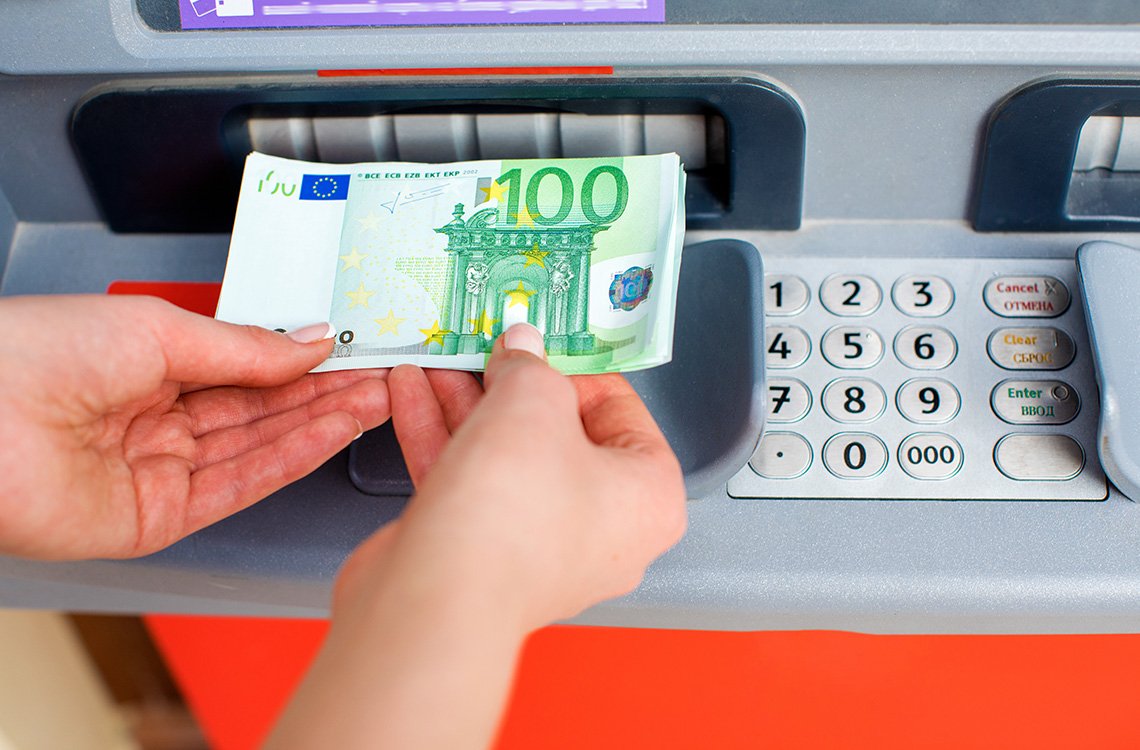 95% of physical payment locations accept cash throughout the euro area