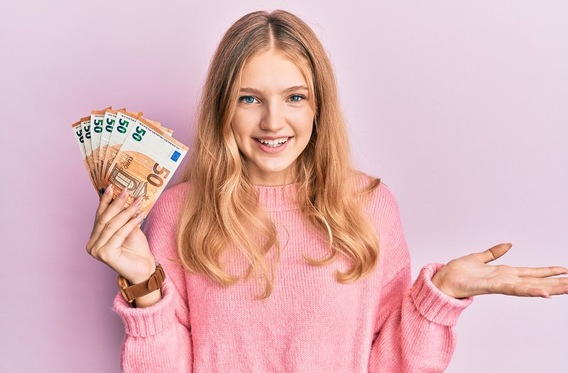 Dutch Youth and Seniors Agree Cash is King