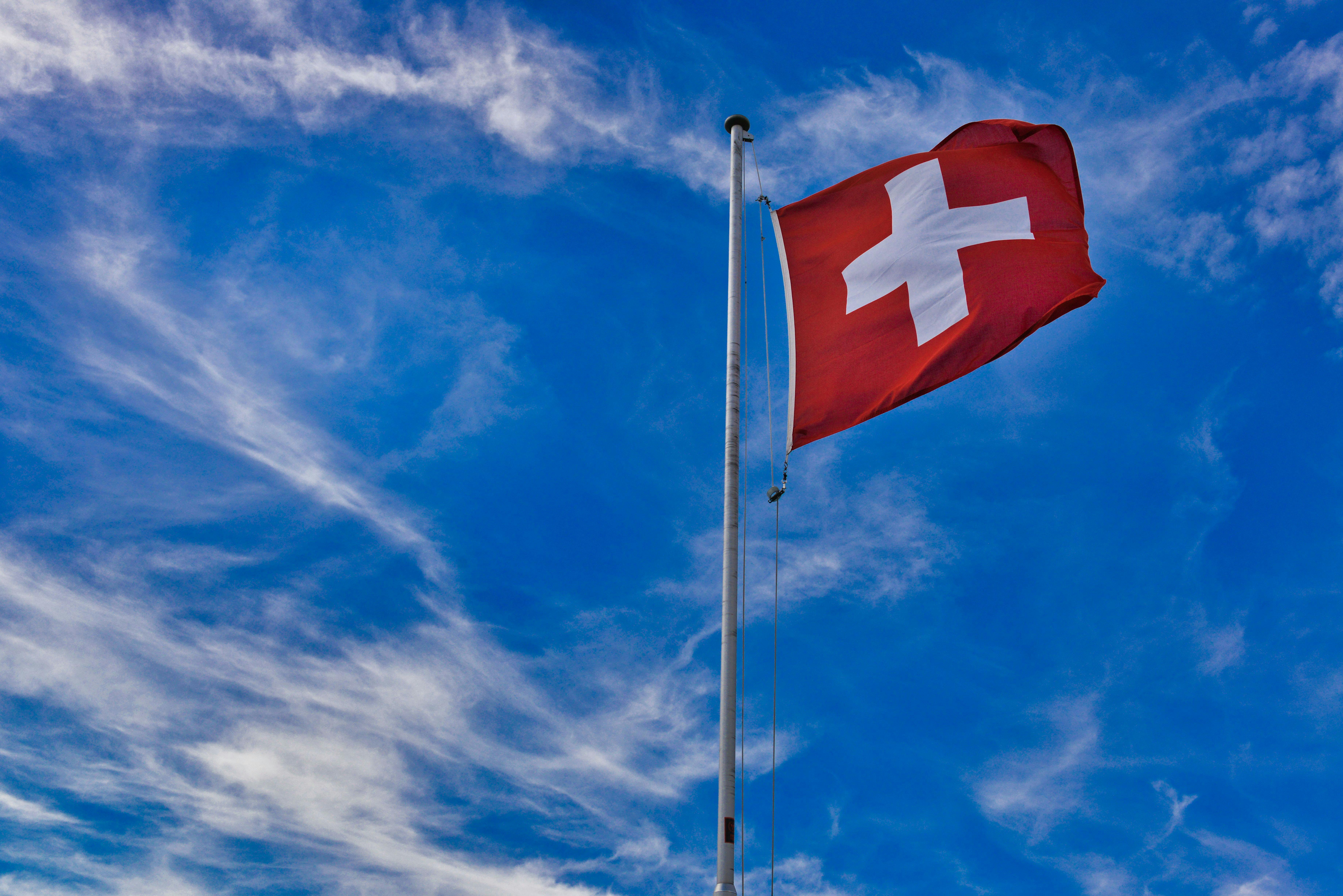 Switzerland Enshrines the Right to Cash in its Constitution